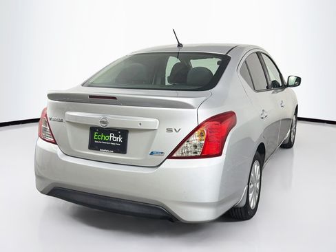 Used 2016 Nissan Versa SV FWD image 9