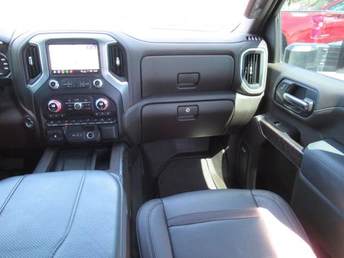 Used 2023 GMC Sierra 3500 Denali w/ Denali Black Diamond Edition AWD/4WD image 17