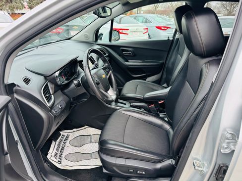 Used 2019 Chevrolet Trax LT w/ LT Convenience Package image 10