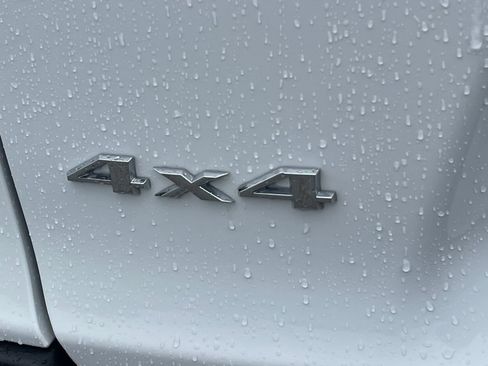 Used 2020 Jeep Cherokee Latitude Plus w/ Cold Weather Group AWD/4WD image 18