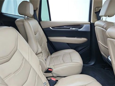 Used 2020 Cadillac XT6 Premium Luxury w/ Platinum Package image 22