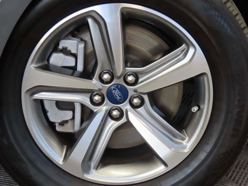 Used 2022 Ford Edge SEL w/ Convenience Package image 7