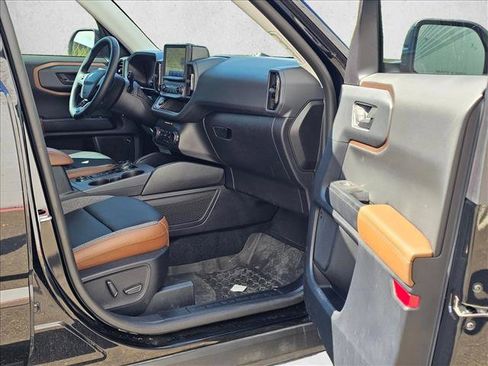 Used 2024 Ford Bronco Sport Outer Banks w/ Tech Package AWD/4WD image 13