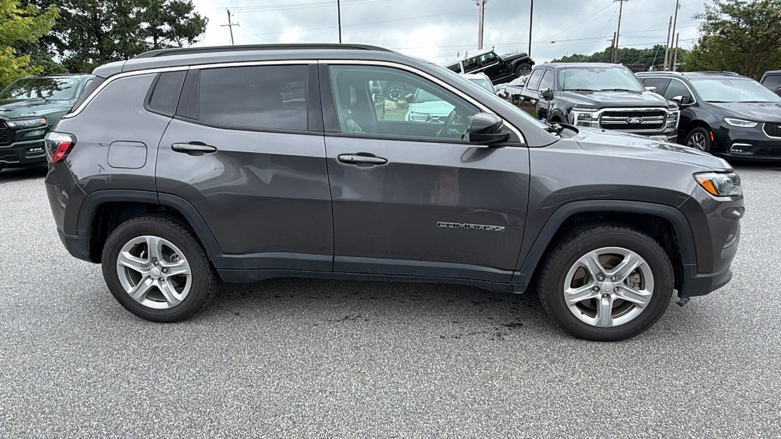 Used 2024 Jeep Compass Latitude AWD/4WD image 7