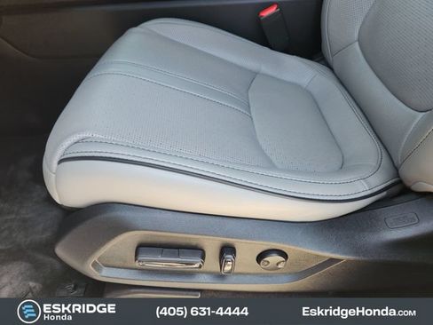 Used 2025 Honda Pilot Elite image 26