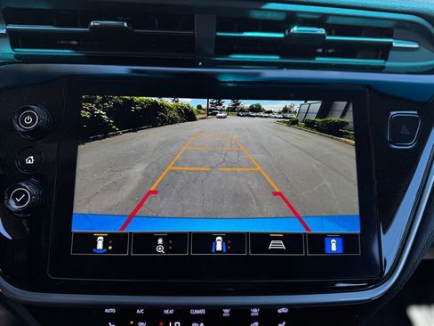 Used 2022 Chevrolet Bolt LT w/ Infotainment Package FWD image 15