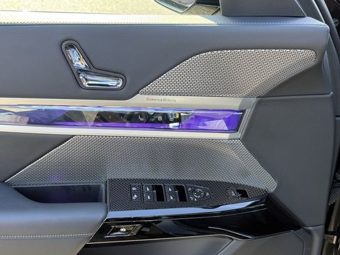 Used 2025 BMW i7 eDrive50 w/ M Sport Package image 8