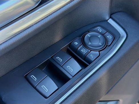 Used 2024 Chevrolet Silverado 2500 LTZ image 21