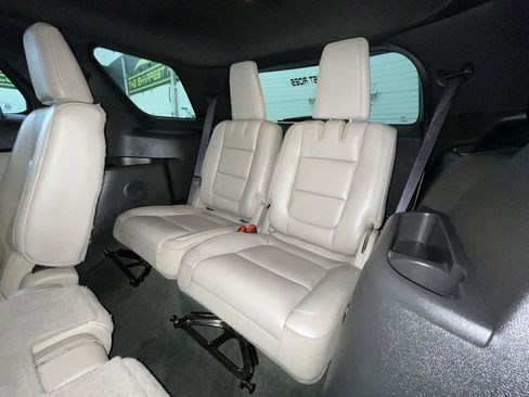 Used 2013 Ford Explorer XLT image 25