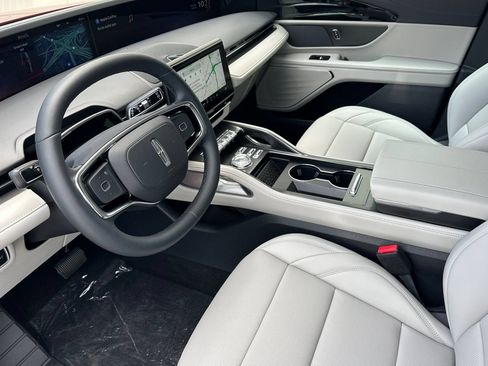 New 2026 Lincoln Nautilus Premier AWD/4WD image 9