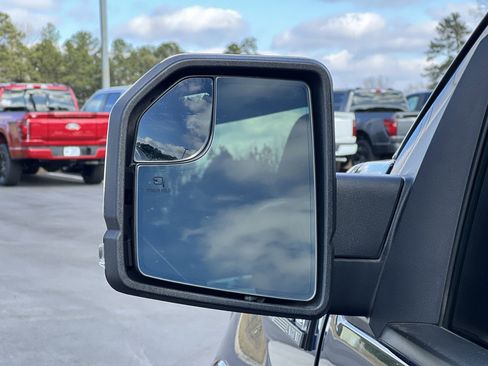 Used 2019 Ford F150 Lariat w/ Trailer Tow Package image 32