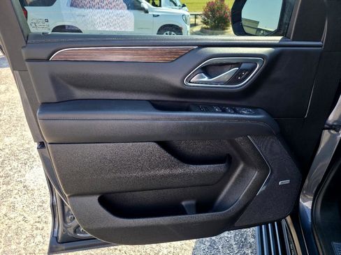 Used 2021 Chevrolet Suburban High Country image 10