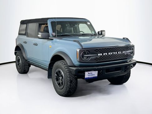 Used 2022 Ford Bronco Badlands image 3