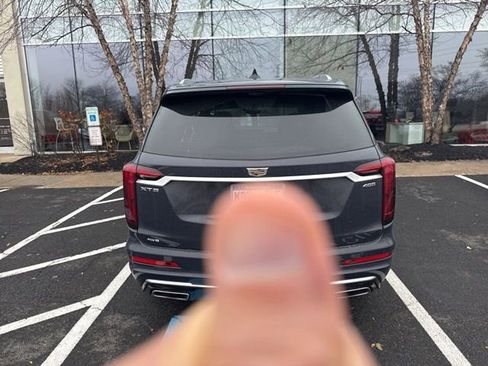 Used 2024 Cadillac XT6 Premium Luxury w/ Technology Package image 7