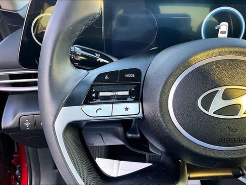 Used 2024 Hyundai Elantra Limited image 10