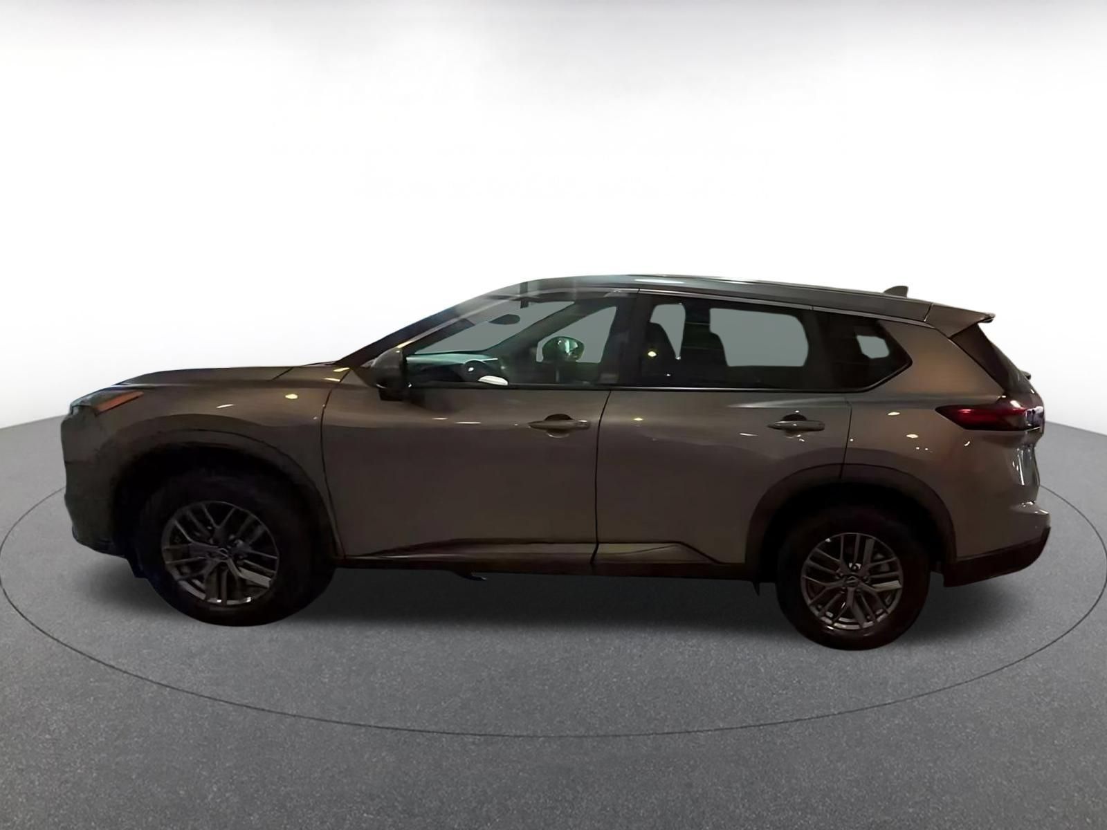Used 2026 Nissan Rogue SV AWD/4WD image 9