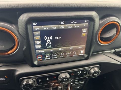 Used 2022 Jeep Gladiator Mojave w/ Cold Weather Group image 16