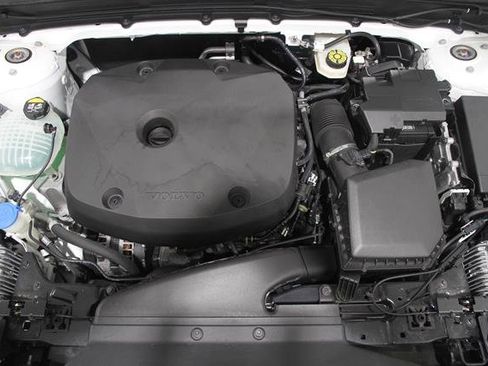 Used 2022 Volvo XC40 T5 Momentum w/ Premium Package AWD/4WD image 20