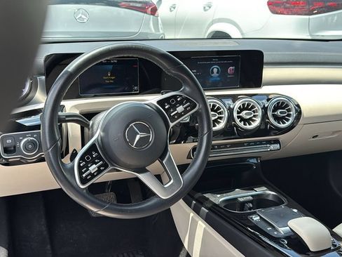 Used 2021 Mercedes-Benz CLA 250 image 9