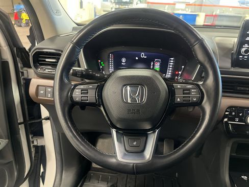 Certified 2025 Honda Pilot Elite image 29