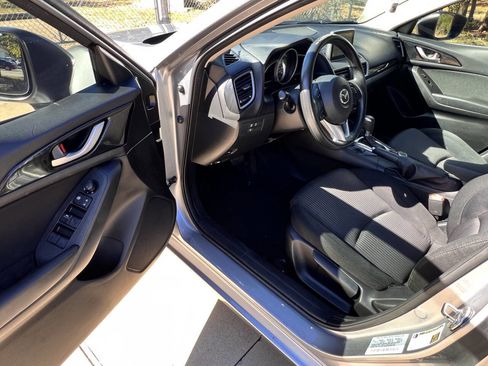 Used 2016 MAZDA MAZDA3 i Sport w/ Preferred Equipment Package image 18