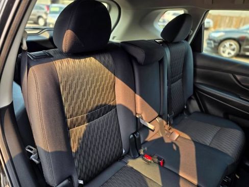 Used 2020 Nissan Rogue SV FWD image 43