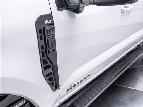 New 2026 Ford F250 XLT w/ XLT Premium Package AWD/4WD image 17