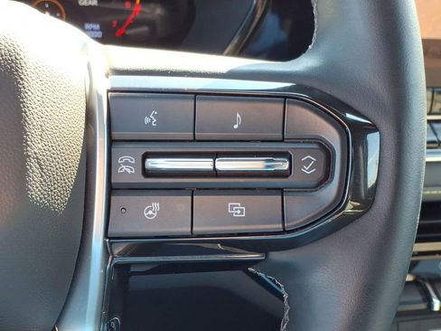 Used 2024 Chevrolet Colorado ZR2 w/ ZR2 Convenience Package III AWD/4WD image 26