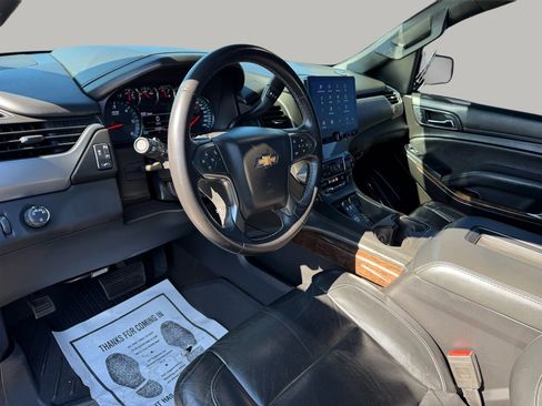Used 2020 Chevrolet Suburban LT image 16
