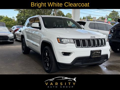 Used 2022 Jeep Grand Cherokee Laredo X AWD/4WD image 3