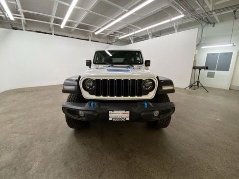 Used 2024 Jeep Wrangler Unlimited Rubicon 4xe image 9