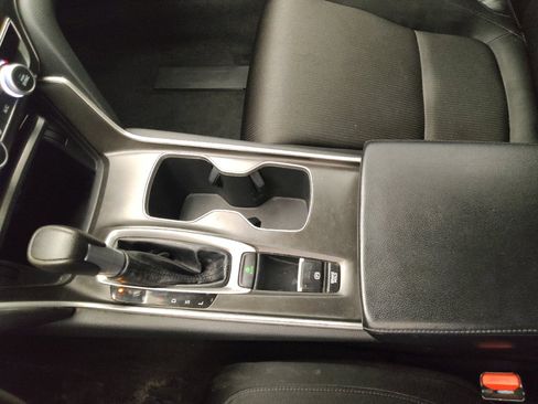 Used 2018 Honda Accord LX image 26
