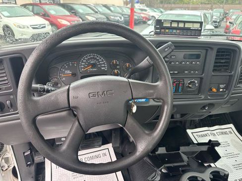 Used 2006 GMC Sierra 2500 W/T w/ Heavy-Duty Power Package image 17