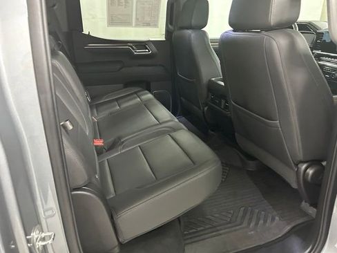Used 2024 Chevrolet Silverado 1500 LT Trail Boss w/ LT Trail Boss Premium Package AWD/4WD image 13