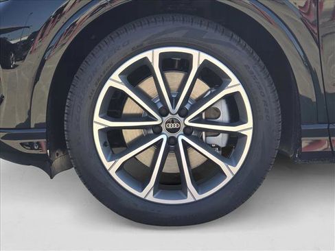 New 2026 Audi Q4 e-tron Premium image 9