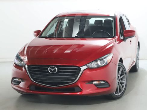Used 2018 MAZDA MAZDA3 Touring FWD image 3