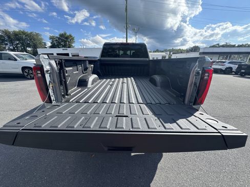 New 2026 GMC Sierra 3500 Denali w/ Denali Reserve Package AWD/4WD image 21