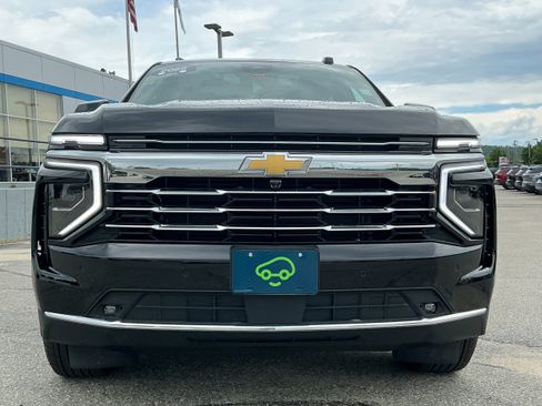 Certified 2025 Chevrolet Suburban LT w/ Comfort Package AWD/4WD image 6