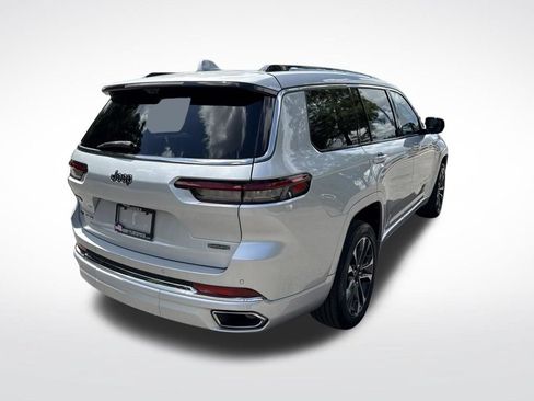 Used 2021 Jeep Grand Cherokee L Overland w/ Luxury Tech Group IV AWD/4WD image 5