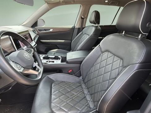 Used 2024 Volkswagen Atlas SEL Premium R-Line AWD/4WD image 18