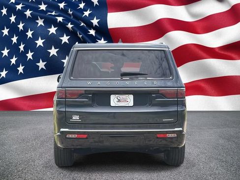 Used 2023 Jeep Wagoneer Series II w/ Premium Group I AWD/4WD image 11