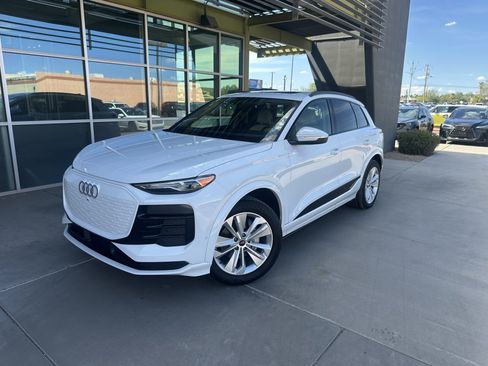 Used 2025 Audi Q6 e-tron Premium w/ Convenience Package RWD image 1