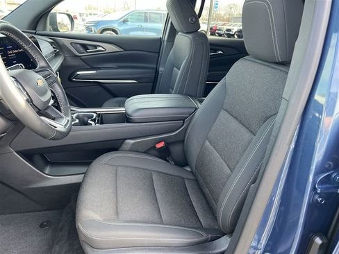 Certified 2025 Chevrolet Traverse LT image 14