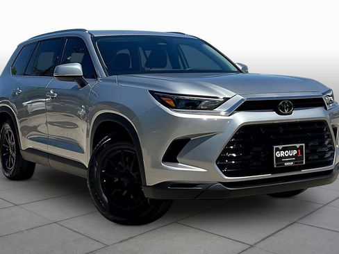 Used 2026 Toyota Grand Highlander XLE image 3