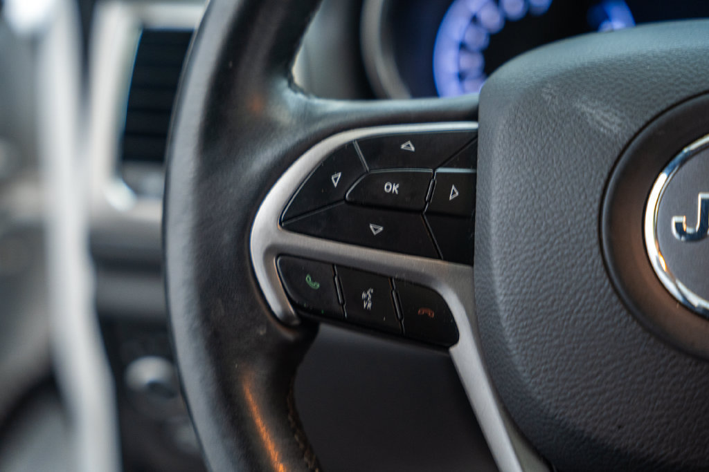 Used 2019 Jeep Grand Cherokee Altitude AWD/4WD image 30