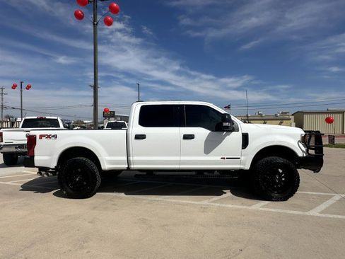 Used 2022 Ford F250 XLT w/ FX4 Off-Road Package image 5