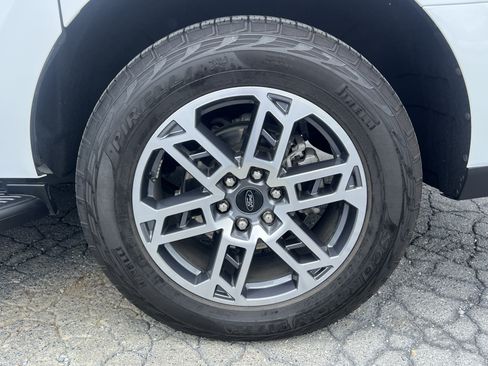 Used 2025 Ford Expedition Max Active AWD/4WD image 11