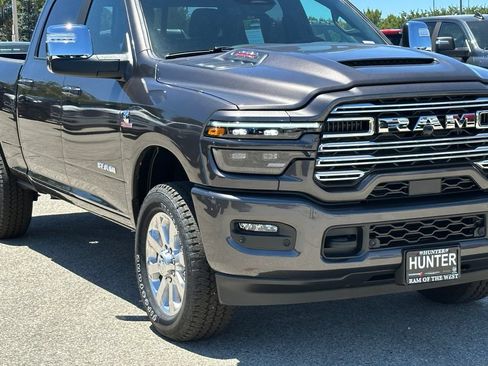 New 2026 RAM 2500 Laramie w/ Sport Appearance Package AWD/4WD image 11