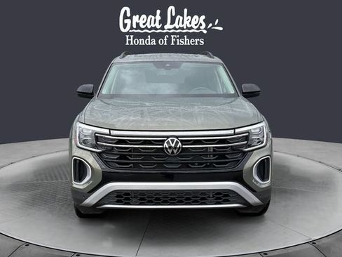 Used 2025 Volkswagen Atlas Peak Edition SE AWD/4WD image 8
