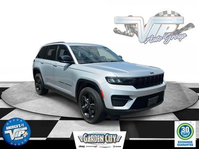 Used 2022 Jeep Grand Cherokee Altitude